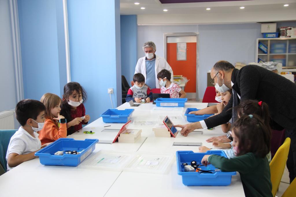 Little cook. Cooking pastries